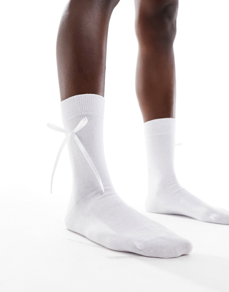 Collusion Ankle Socks With Bow In White