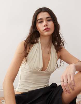 COLLUSION - Anschmiegsames Neckholder-Oberteil aus Cupro in Creme mit Longline-Schnitt-Weiß