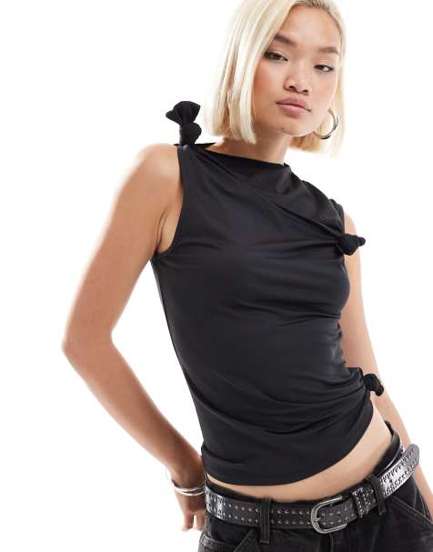 COLLUSION – Anschmiegsames Tanktop in Schwarz mit Knotendetail - view 1