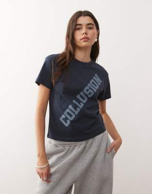 COLLUSION - Anti-Fit-T-Shirt in Marineblau mit Logo