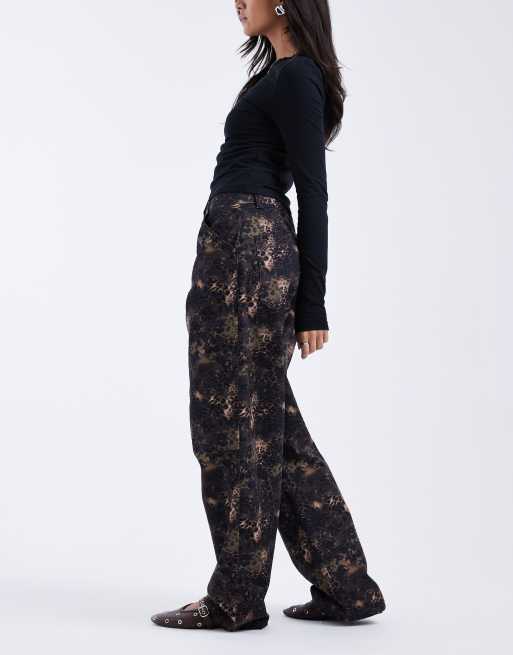 COLLUSION – Antifit-Jeans mit floralem Military-Muster, 2 von 5
