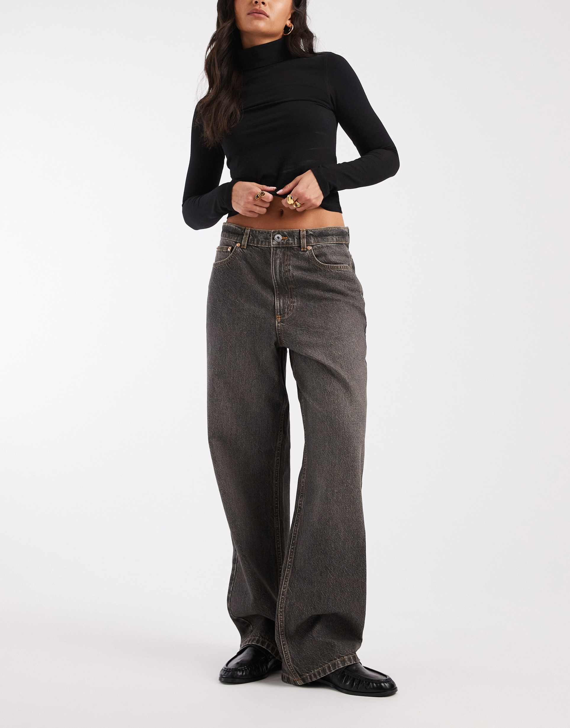 collusion antifit mid rise jeans in brown wash