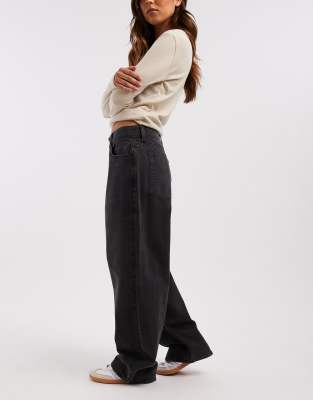 Collusion Antifit Mid Rise Jeans In Black