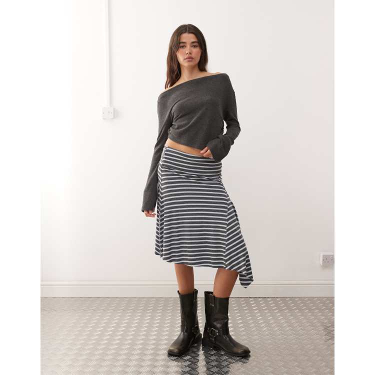 209469454-1-grey?$n_750w$&wid=
