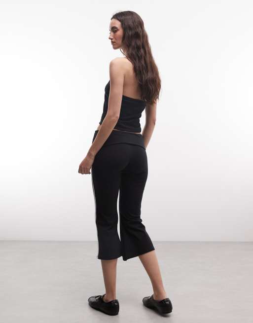 COLLUSION ausgestellte Capri-Leggings in Schwarz mit sportlichem Streifen, 5 von 5