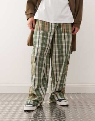 Collusion COLLUSION baggy cargo trouser in mixed check-Green