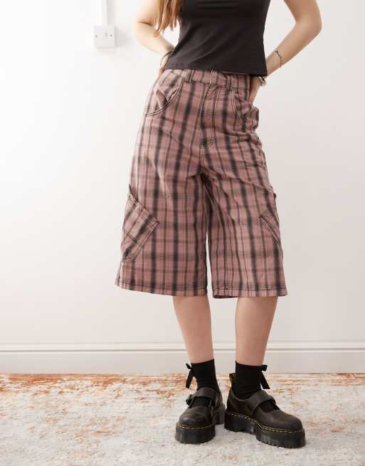 COLLUSION baggy longline jorts in pink check, 5 of 5