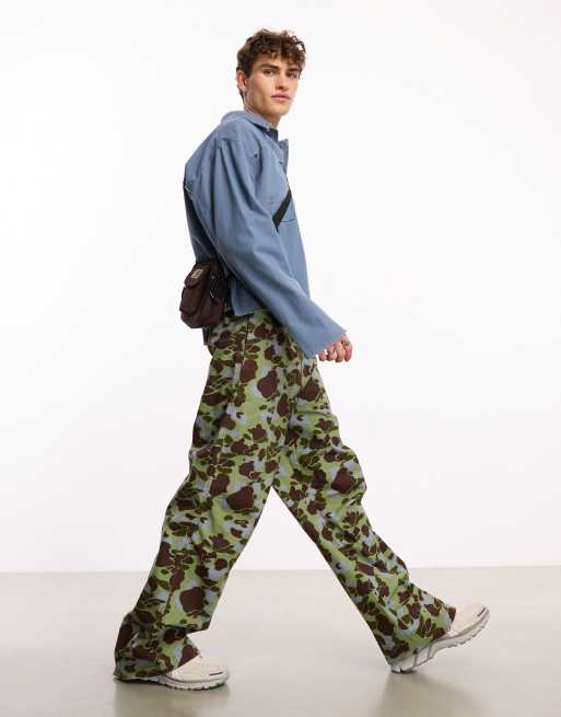 Mid Rise Camo Print Cargo Pants