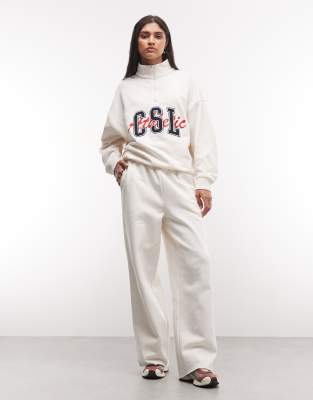 Collusion Baggy Raw Hem Jogger In White