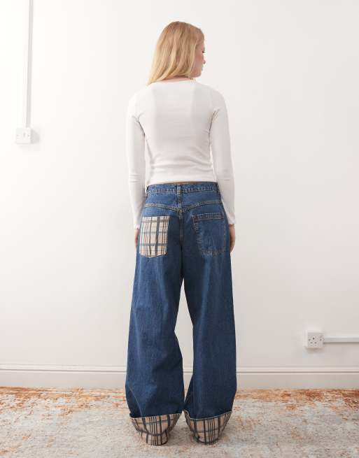 COLLUSION – Baggy, tvättade jeans i unisex-modell med rutig, uppvikt nederkant, 2 av 5