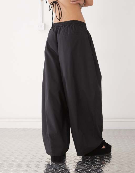 COLLUSION balloon leg pant in black