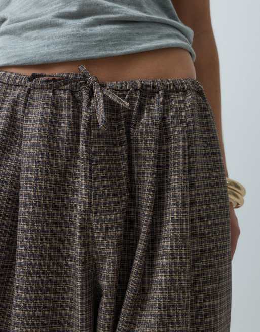 COLLUSION balloon leg pant with tie waist in brown check, 4 of 5