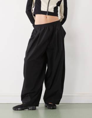 Collusion Balloon Leg Pants In Black