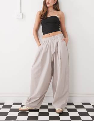 balloon leg trouser in stone-Neutral