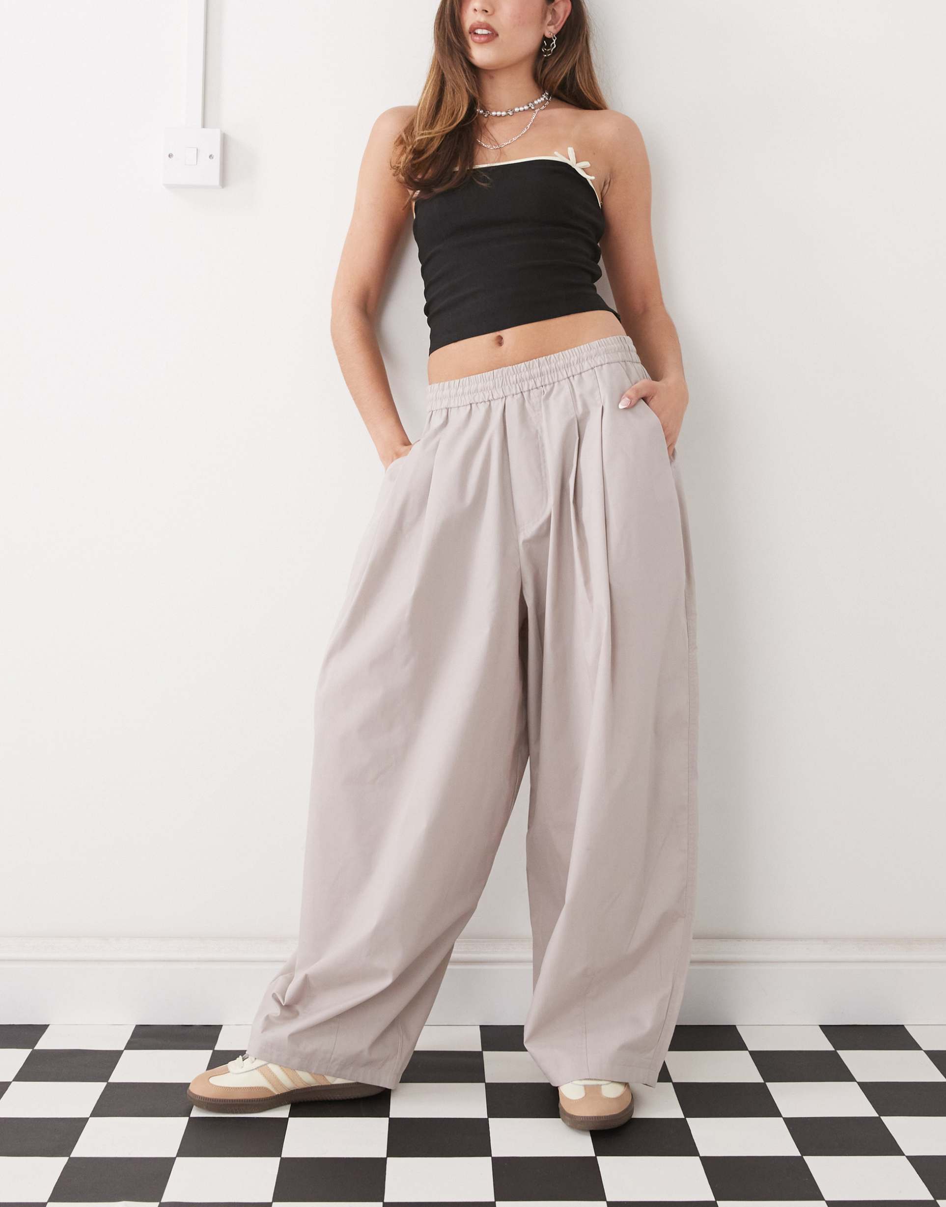 collusion balloon leg trouser in stone