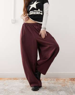 balloon pants in burgundy-Red