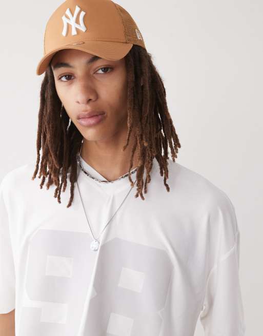 COLLUSION Sports jersey varsity in beige aritex