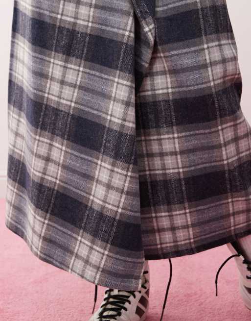COLLUSION blanket kilt skirt in brushed mono check, 2 of 5
