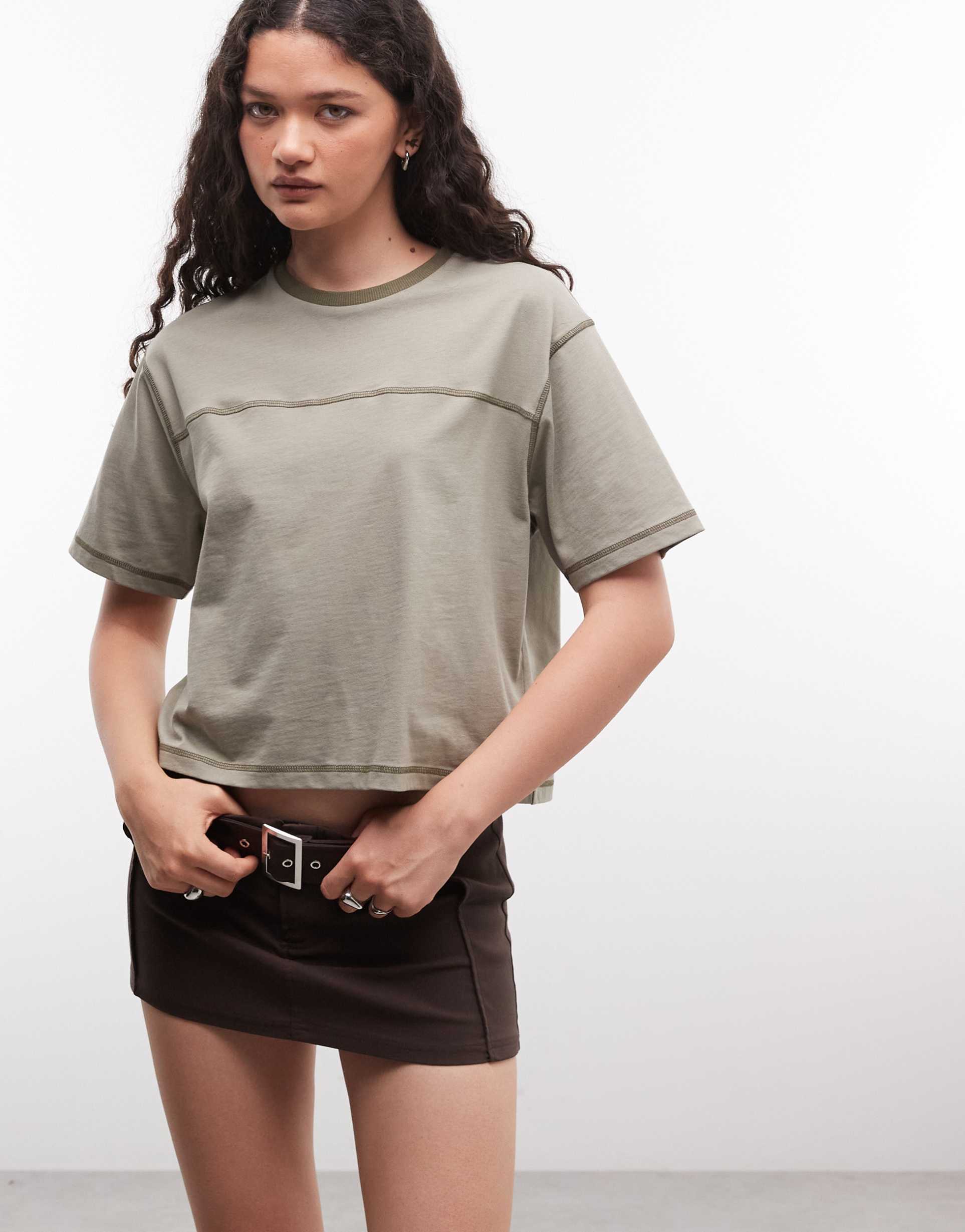 collusion boxy seam detailing tee in brown