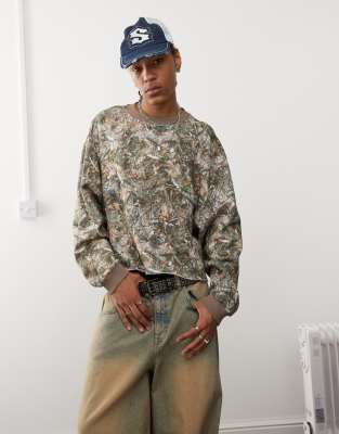 Boxy sweatshirt in khaki camo multi print