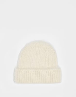 Collusion COLLUSION brushed beanie in ecru-White