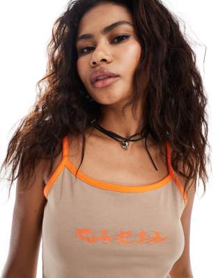 COLLUSION - Camisole in Braun mit eckigem Ausschnitt und Grafik-Brown