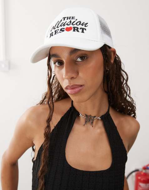 COLLUSION Cap with resort novelty embroidery in off-white - view 1