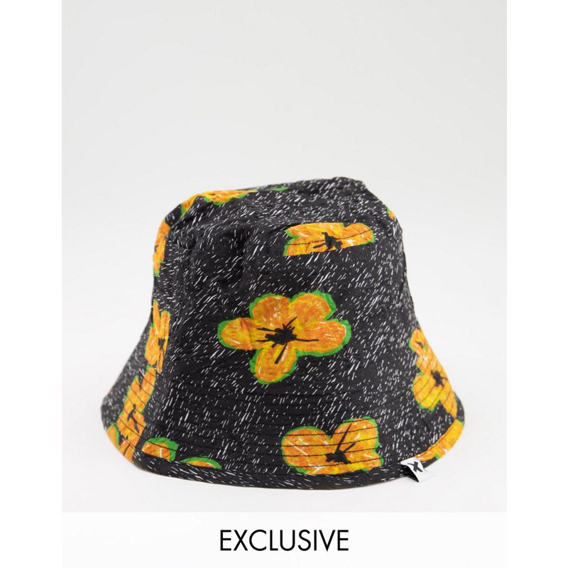 Tea dresses JeosA Esclusiva COLLUSION Plus - Prendisole midi in seersucker con stampa e cappello da pescatore effetto graffiato 