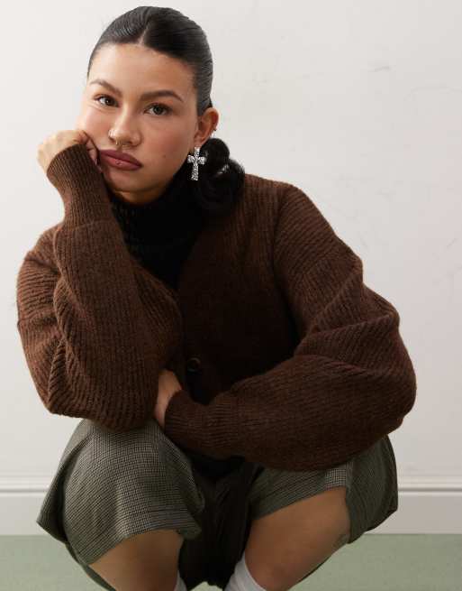 COLLUSION - Cardigan in maglia color moka con maniche a palloncino, 4 di 4