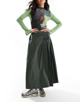 Collusion checked maxi kilt skirt in green