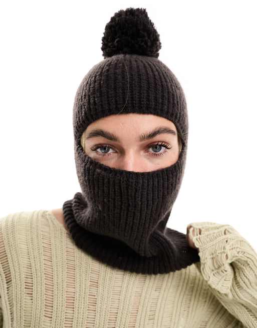 COLLUSION – Chokladbrun balaclava med tofs