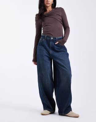 COLLUSION - Circular Design Collection - Jeans in Rinse-Waschung mit XL-Ballonschnitt-Marineblau