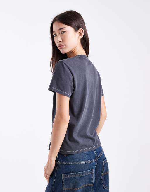 COLLUSION – Circular Design Collection – Tailliertes, knapp geschnittenes T-Shirt in verwaschenem Schwarz , 3 von 4