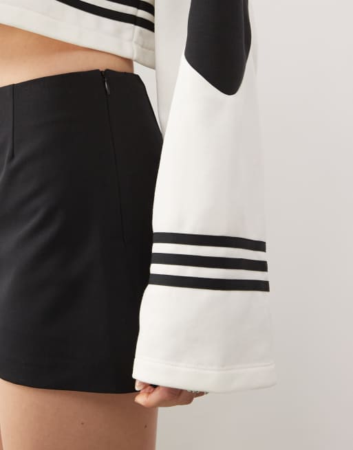 COLLUSION clean tailored mini skort in black, 3 of 5