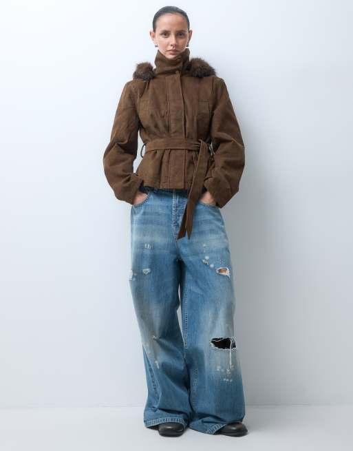 COLLUSION corduroy aansluitend jack met opstaande kraag en faux-fur capuchon in bruin, 2 van 5