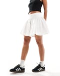 [Collusion] COLLUSION cotton flippy mini skirt in white 12 WHITE