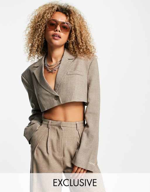 COLLUSION - Cropped blazer med mikrotern