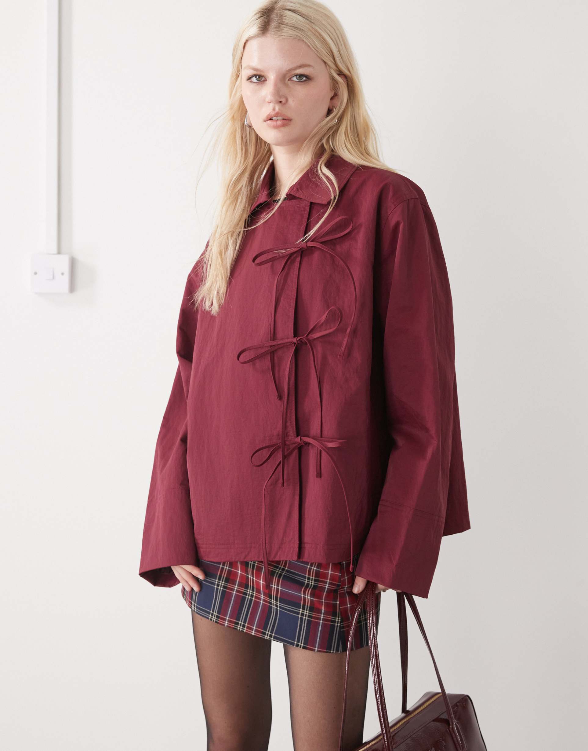 collusion cropped bow tie trench coat in burgundy