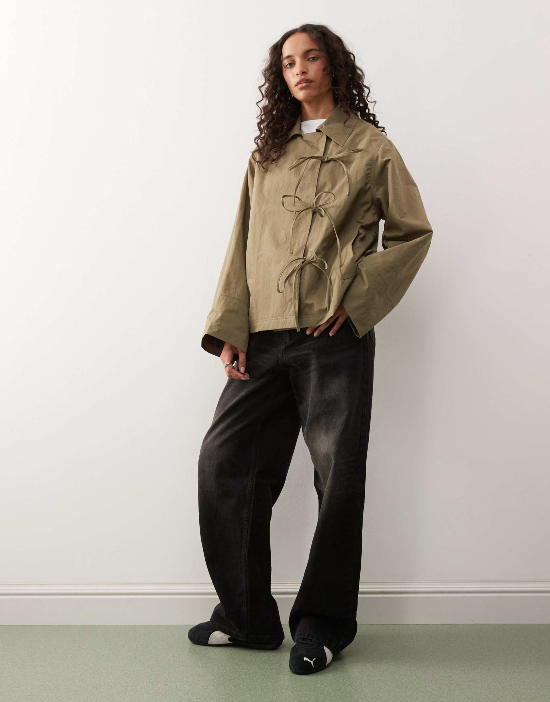 collusion cropped bow tie trench jacket in khaki