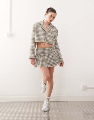 Collusion Cropped Cinch Detail Blazer In Multi