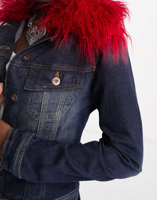COLLUSION - Cropped denim jack met Y2K wassing en afneembare rode bontrand in donkerblauw, 4 van 4