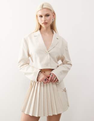 Collusion COLLUSION cropped tie back woven blazer in stone - STONE-Neutral