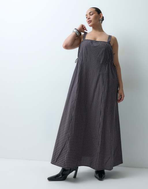 COLLUSION Curve smock channel detail maxi dress in brown check, 5 of 5