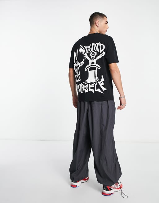 COLLUSION – Czarny T-shirt z napisem „Find Yourself”