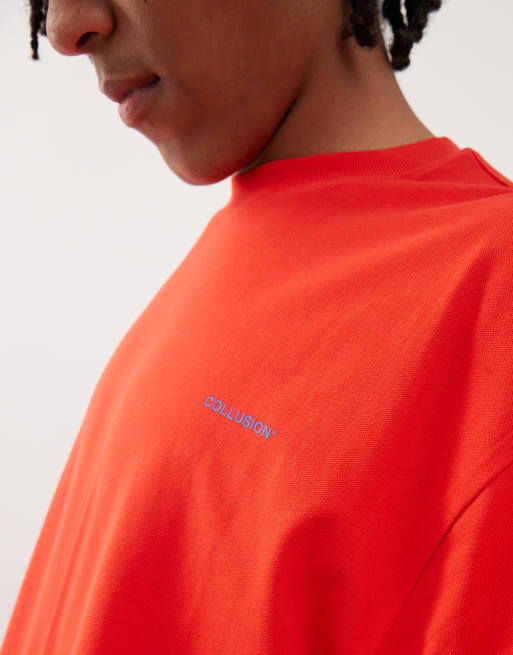 COLLUSION – Czerwony T-shirt o skaterskim kroju z niebieskim nadrukiem, 3 z 4