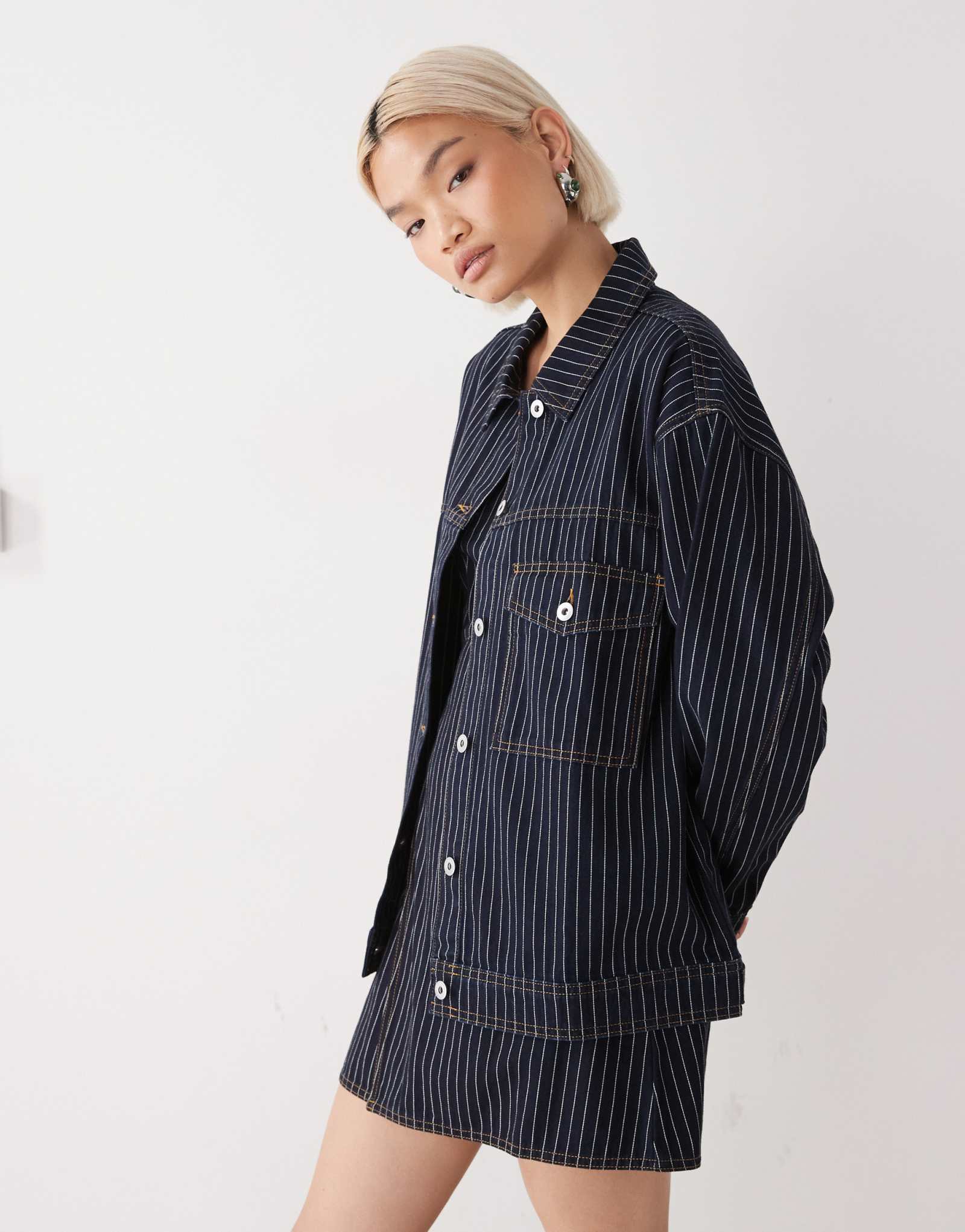 Джинсовая куртка COLLUSION в синюю полоску - часть комплекта