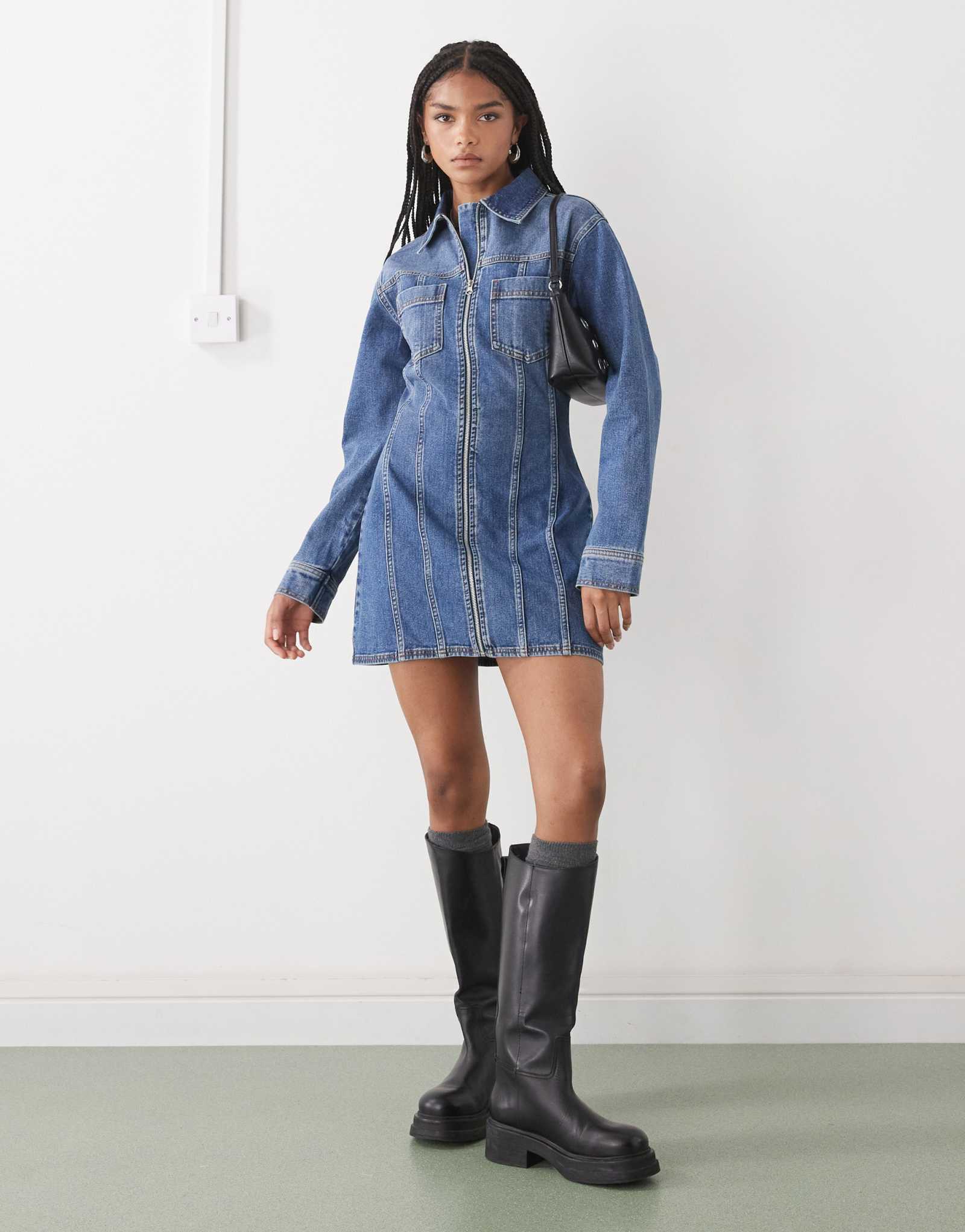 Джинсовое платье-рубашка с длинным рукавом COLLUSION темно-синего цвета