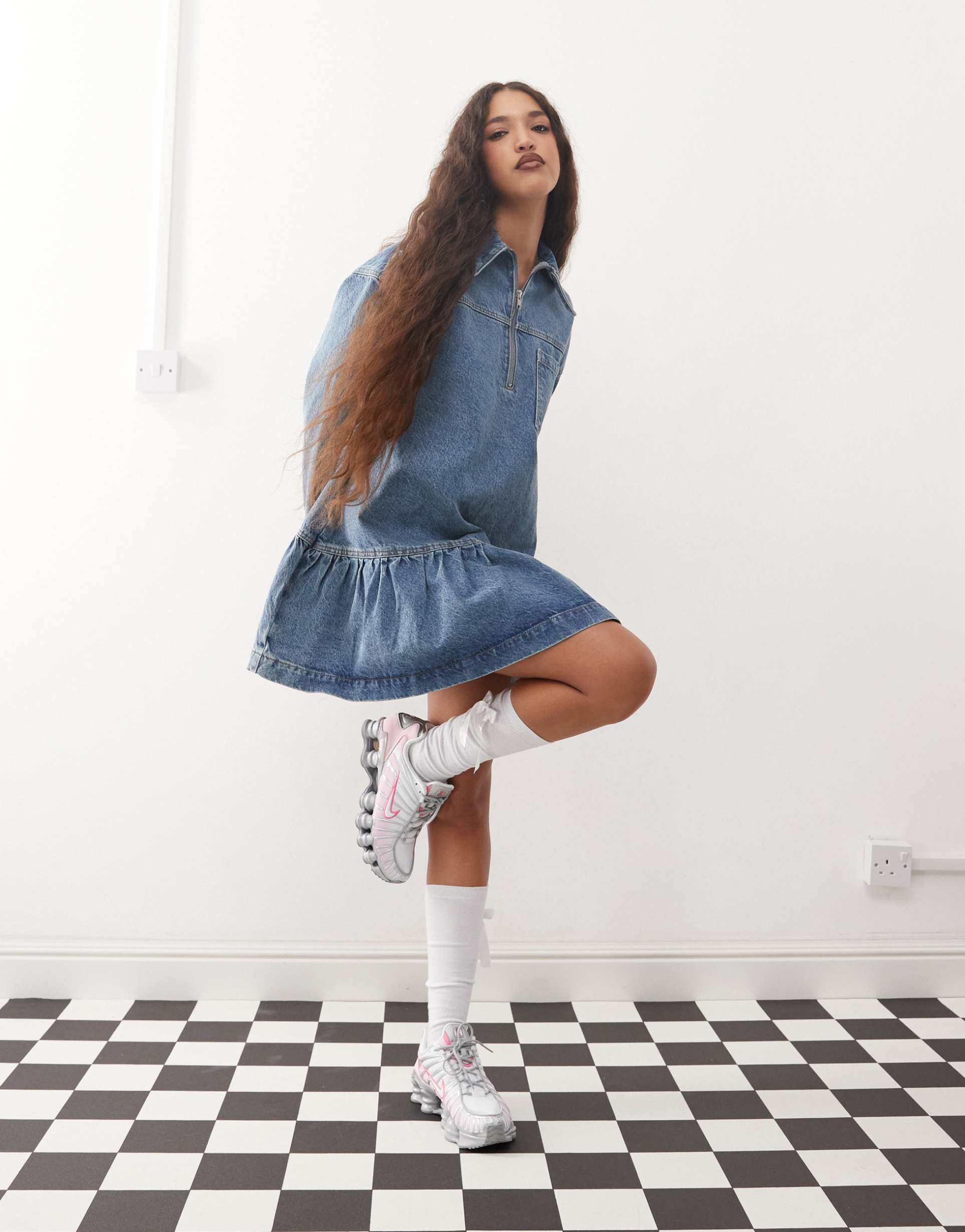 collusion denim mini smock dress in midwash