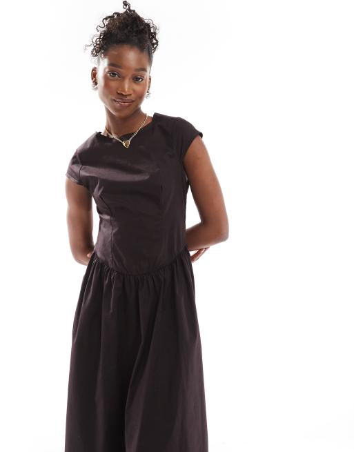 Daphne Boat Neck Tea Length Dress – Noire