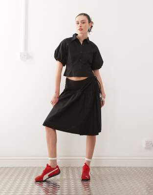 Collusion COLLUSION drop waist poplin skirt co-ord in black-White